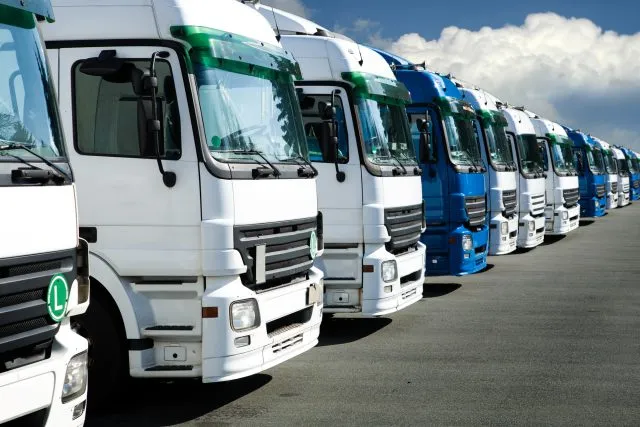 TRANSPORT CAŁOPOJAZDOWY – SPRAWDŹ, CZY TO ROZWIĄZANIE JEST DLA CIEBIE