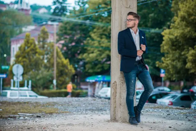 Męskie fryzury inspirowane latami 60-tymi – poznaj te najmodniejsze i dowiedź się, która będzie idealna właśnie dla ciebie